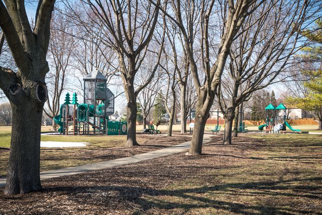 1123 Juniper Parkway, Libertyville, IL 60048