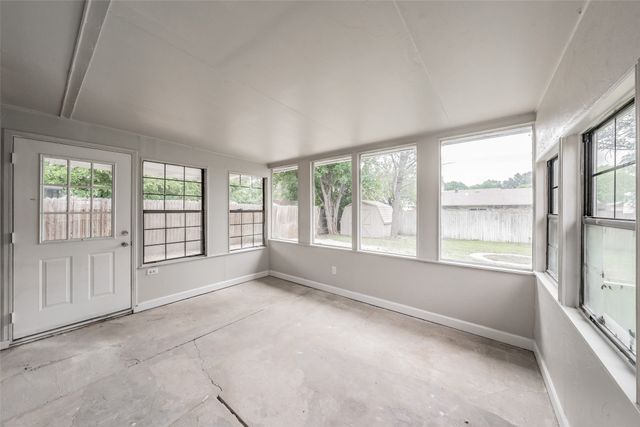 6925 Sandstone Court, Fort Worth, TX 76120
