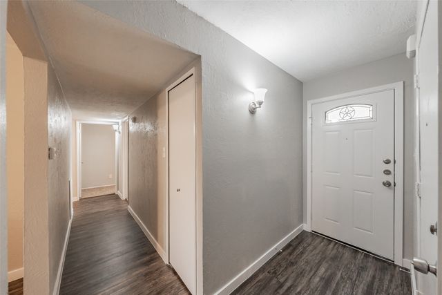 6925 Sandstone Court, Fort Worth, TX 76120