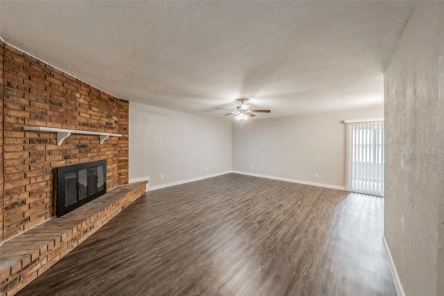 6925 Sandstone Court, Fort Worth, TX 76120
