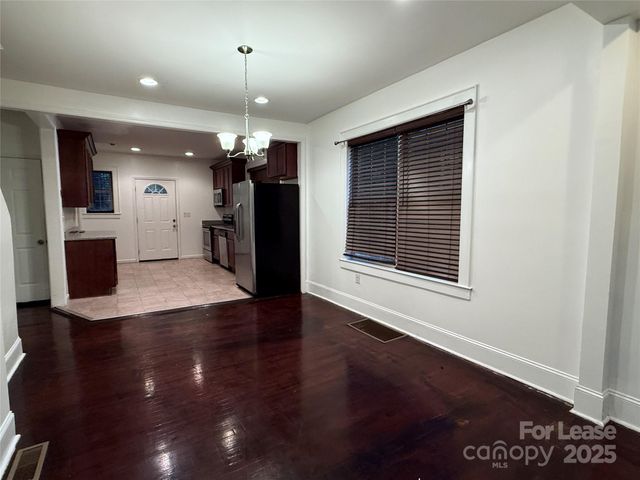 424 Woodvale Place, Charlotte, NC 28208