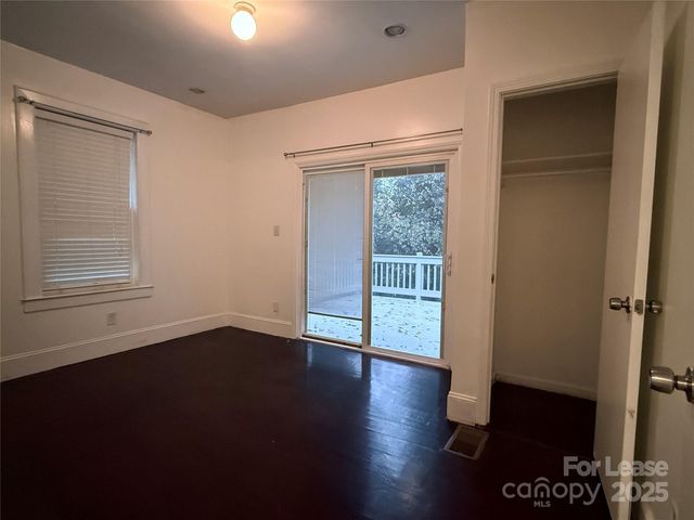 424 Woodvale Place, Charlotte, NC 28208