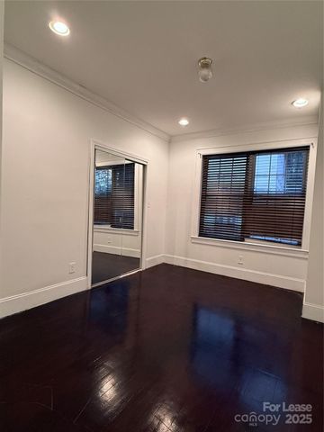 424 Woodvale Place, Charlotte, NC 28208