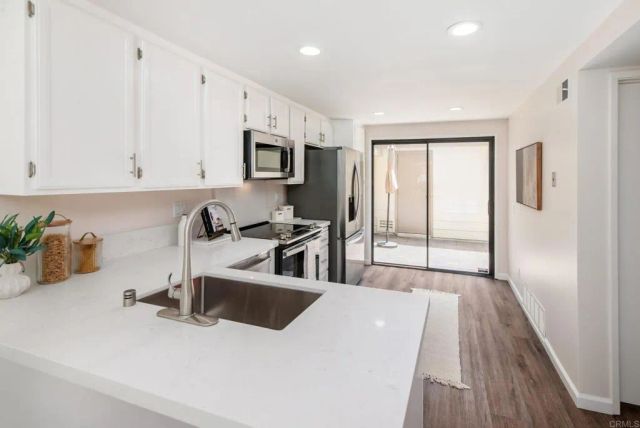10487 Crosscreek, San Diego, CA 92131