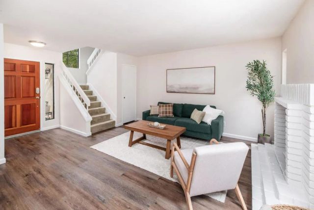 10487 Crosscreek, San Diego, CA 92131