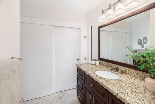 10487 Crosscreek, San Diego, CA 92131