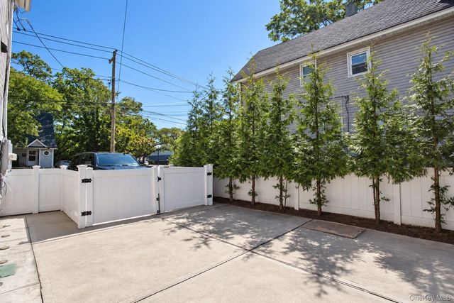 45 Lynbrook Avenue 1, Lynbrook, NY 11563