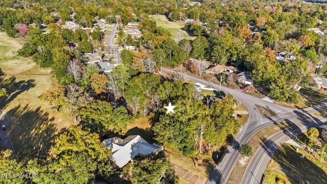 67177 E Diamondhead Drive, Diamondhead, MS 39525