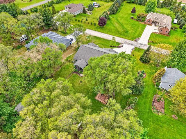 1789 Lunde Circle, Stoughton, WI 53589