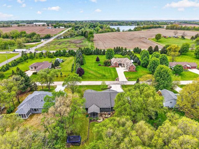 1789 Lunde Circle, Stoughton, WI 53589