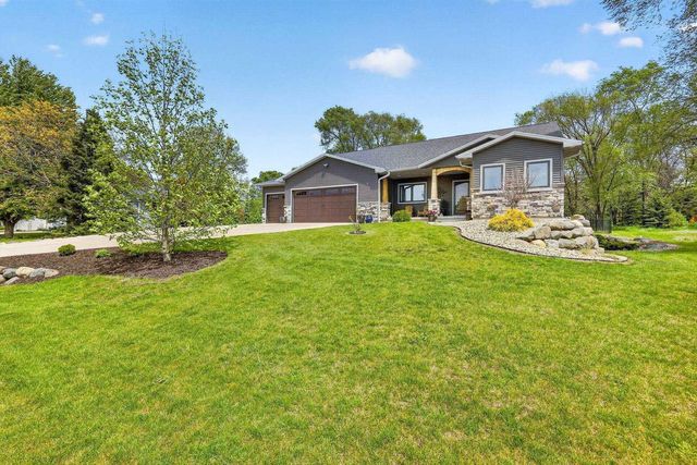 1789 Lunde Circle, Stoughton, WI 53589