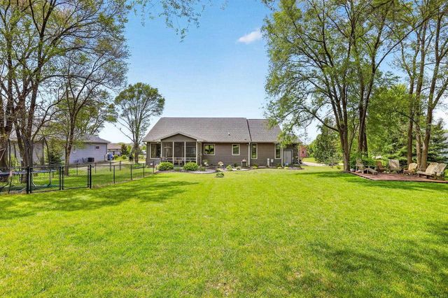 1789 Lunde Circle, Stoughton, WI 53589
