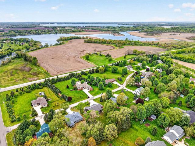 1789 Lunde Circle, Stoughton, WI 53589