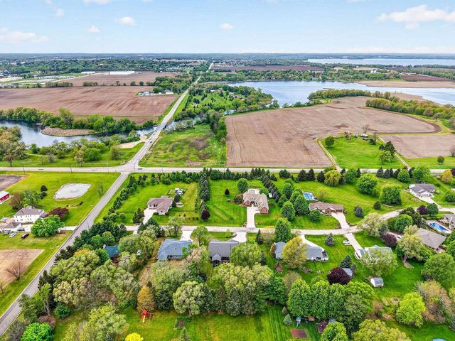 1789 Lunde Circle, Stoughton, WI 53589