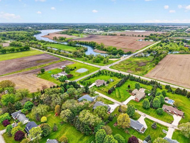 1789 Lunde Circle, Stoughton, WI 53589