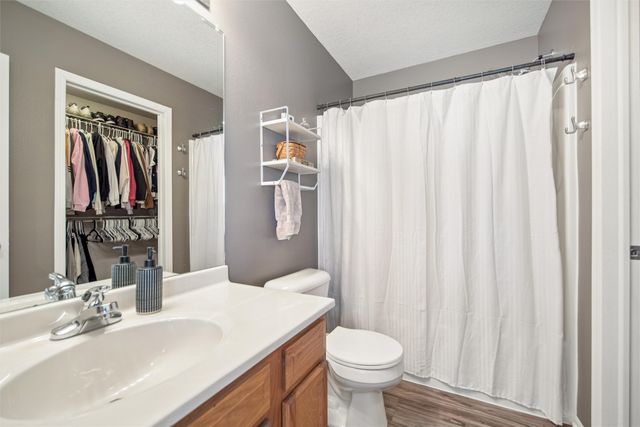 907 NE 49th Street, Ankeny, IA 50021