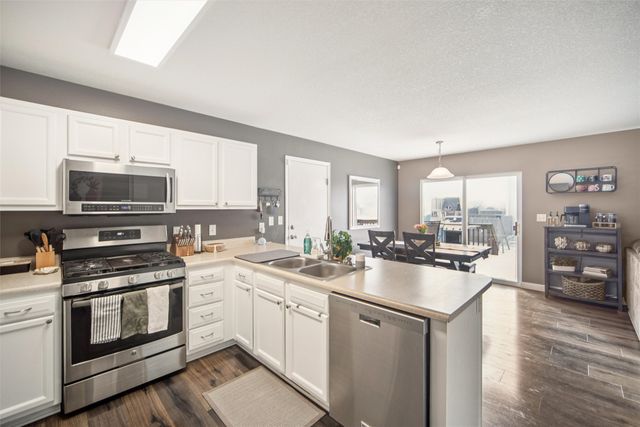 907 NE 49th Street, Ankeny, IA 50021