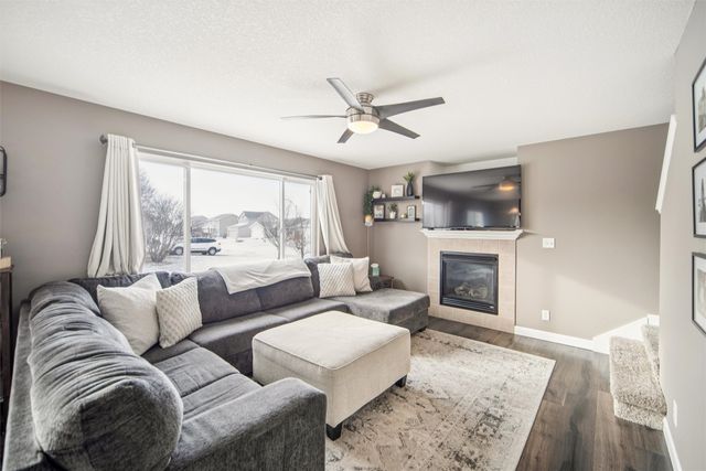 907 NE 49th Street, Ankeny, IA 50021