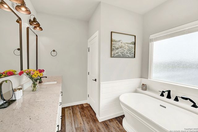 1474 County Road 342, La Vernia, TX 78121