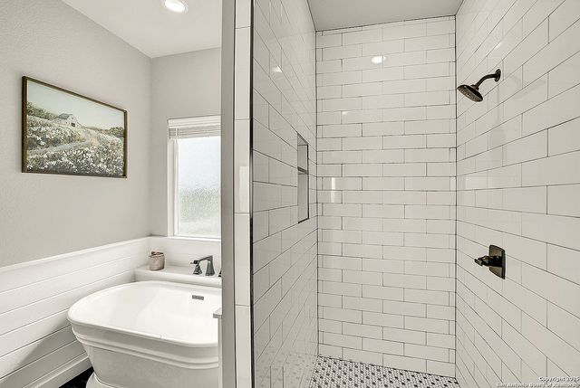 1474 County Road 342, La Vernia, TX 78121