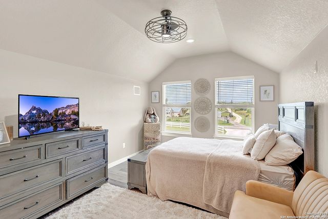 1474 County Road 342, La Vernia, TX 78121