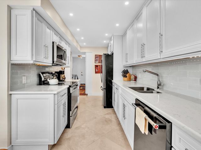 4300 N Ocean Boulevard 15J, Fort Lauderdale, FL 33308