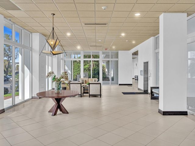 4300 N Ocean Boulevard 15J, Fort Lauderdale, FL 33308