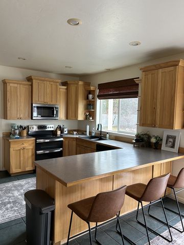 387 N LOAFER RD, Elk Ridge, UT 84651