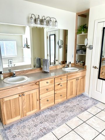 387 N LOAFER RD, Elk Ridge, UT 84651