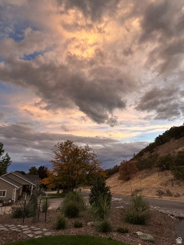 387 N LOAFER RD, Elk Ridge, UT 84651