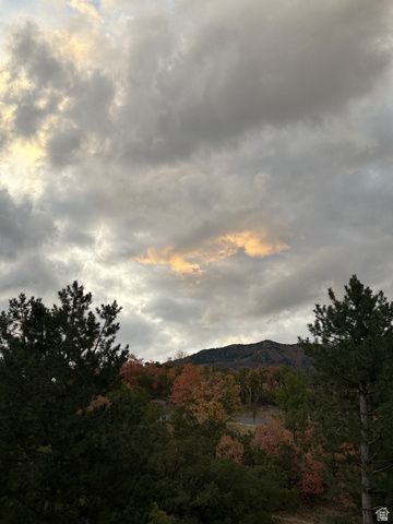387 N LOAFER RD, Elk Ridge, UT 84651