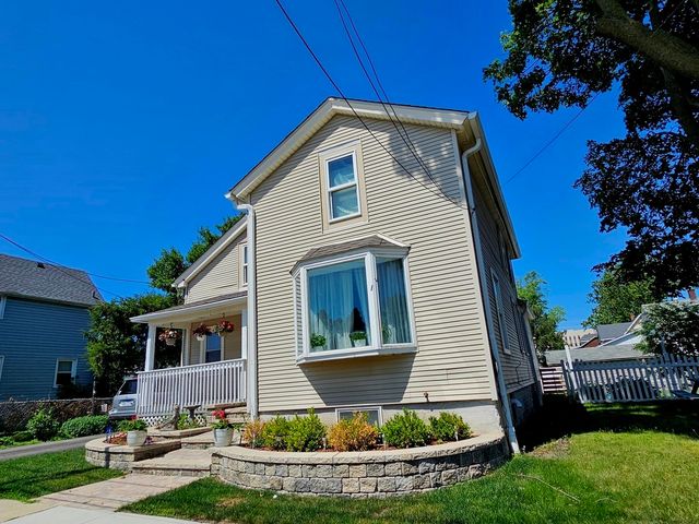 121 N Governor Street, Sycamore, IL 60178