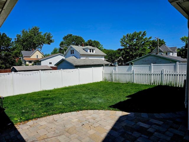 121 N Governor Street, Sycamore, IL 60178