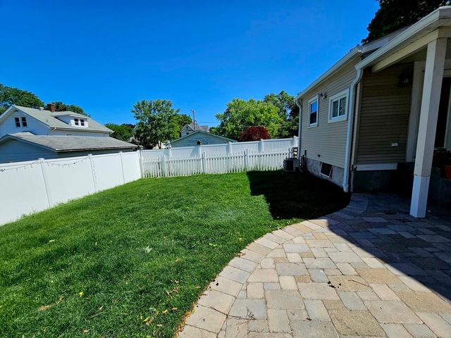 121 N Governor Street, Sycamore, IL 60178