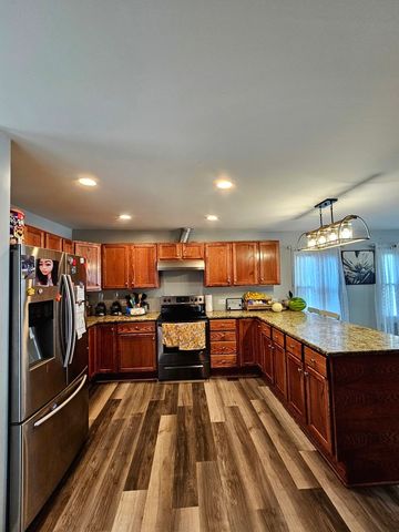 121 N Governor Street, Sycamore, IL 60178