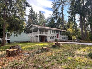 251 E Lakeshore Drive, Allyn, WA 98524