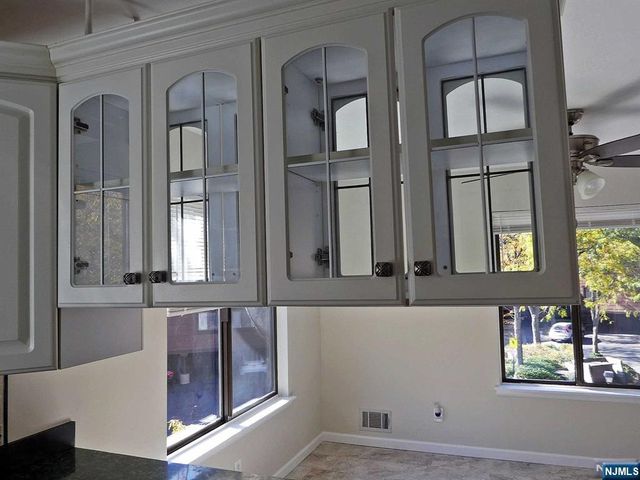 208 Sandcastle Key, Secaucus, NJ 07094