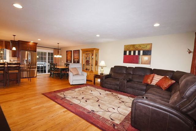 96 Winterberry Lane, Easton, MA 02356