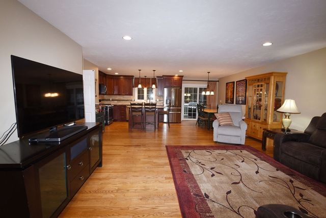 96 Winterberry Lane, Easton, MA 02356