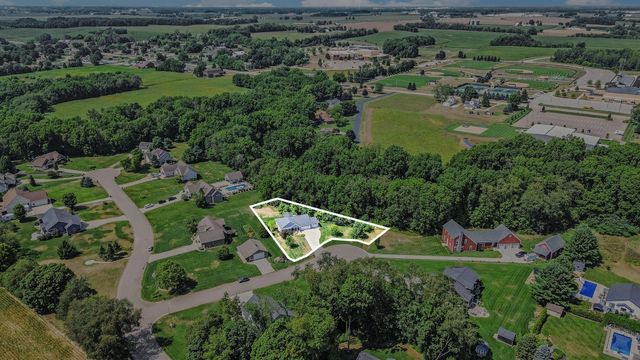 3560 Woodfield Court, Manlius Twp, MI 49419