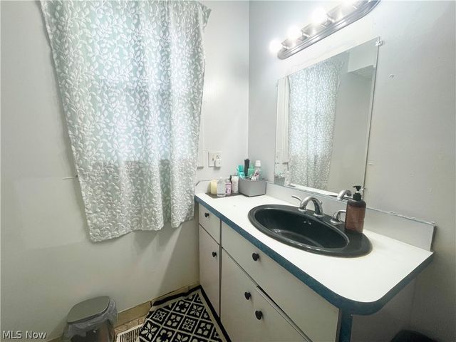 2193 E 35th Street, Cleveland, OH 44115