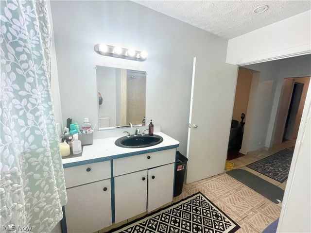 2193 E 35th Street, Cleveland, OH 44115