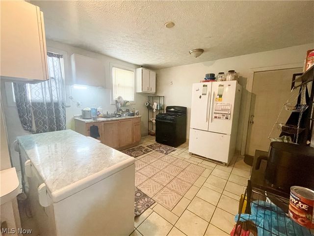 2193 E 35th Street, Cleveland, OH 44115