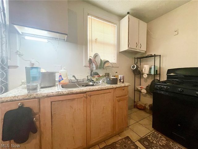 2193 E 35th Street, Cleveland, OH 44115