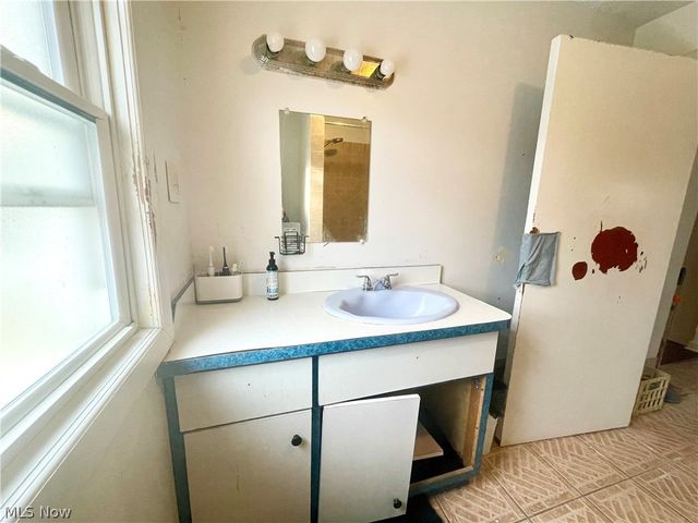 2193 E 35th Street, Cleveland, OH 44115