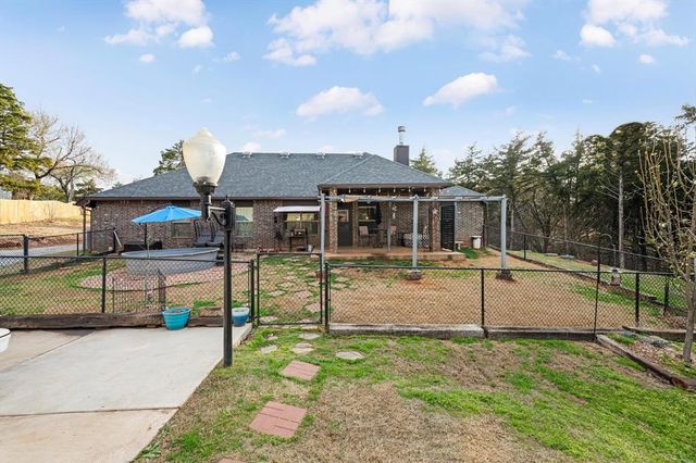 5796 Dogwood Drive, Guthrie, OK 73044