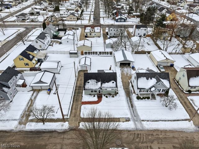 1090 Taft Avenue, Cuyahoga Falls, OH 44223