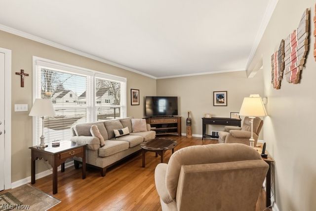 1090 Taft Avenue, Cuyahoga Falls, OH 44223