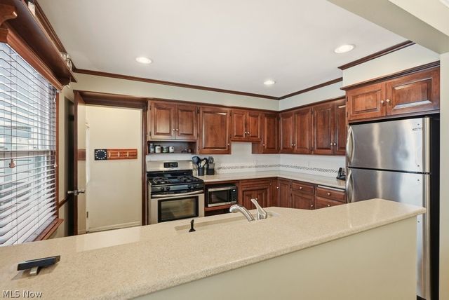 1090 Taft Avenue, Cuyahoga Falls, OH 44223