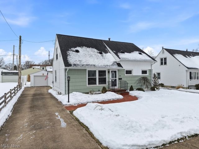 1090 Taft Avenue, Cuyahoga Falls, OH 44223